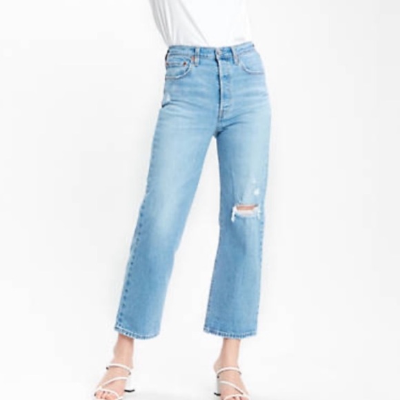 SOLD Levi’s Ribcage Straight Ankle Jeans - Picture 2 of 7